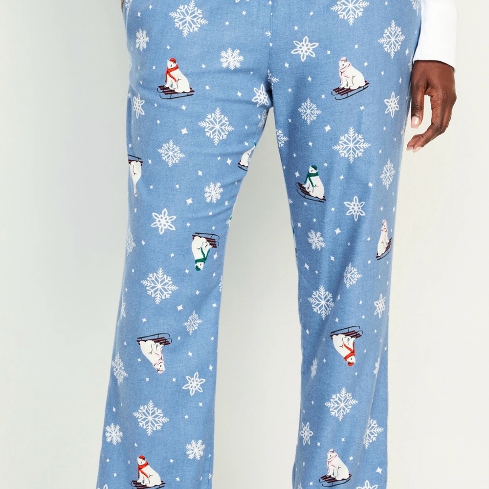 Old Navy Polar Bears Flannel Pajama Pants - Picture 4 of 6